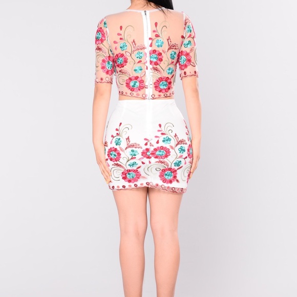 ***SOLD ON MCARI*** Fashion Nova Floral Two-Piece - Picture 2 of 4
